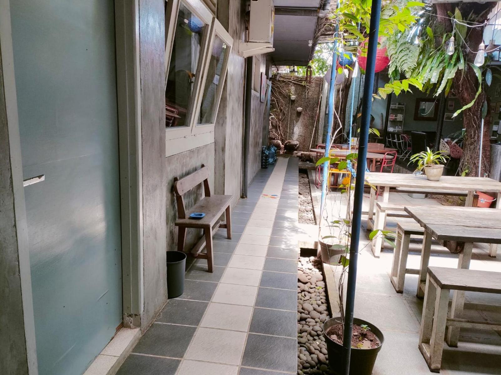 Jeng Tini Guest House Bogor Exterior photo