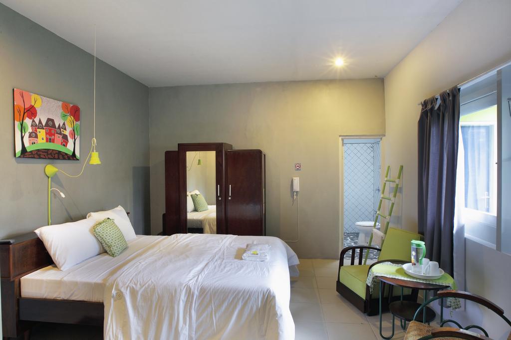 Jeng Tini Guest House Bogor Exterior photo